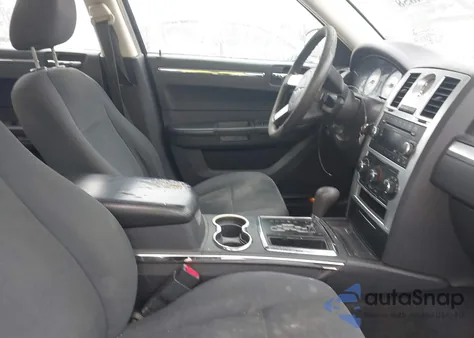 2010 Chrysler 300 Touring z USA, uszkodzony, nr VIN 2C3CA4CD0AH198774